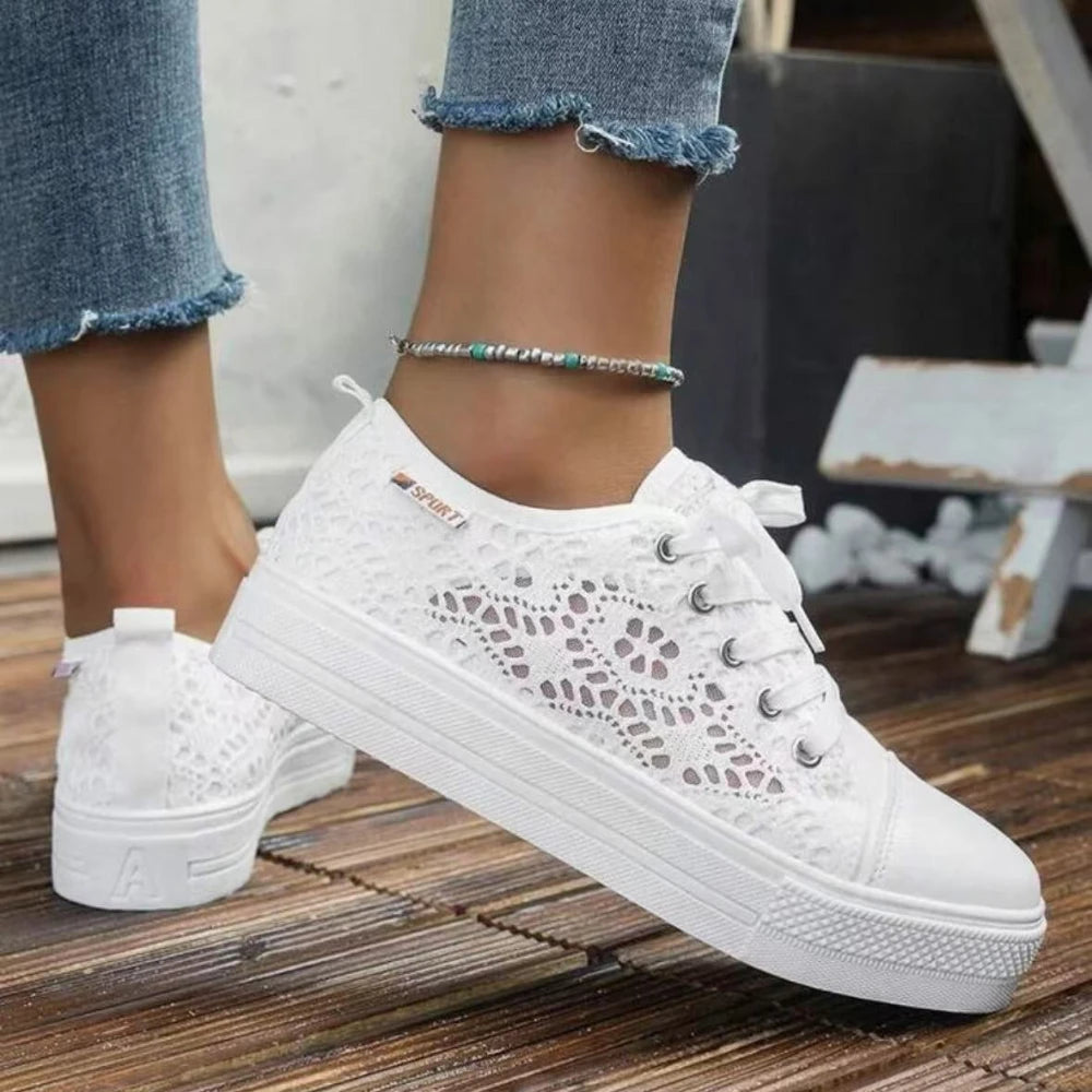 Summer flat pumps
