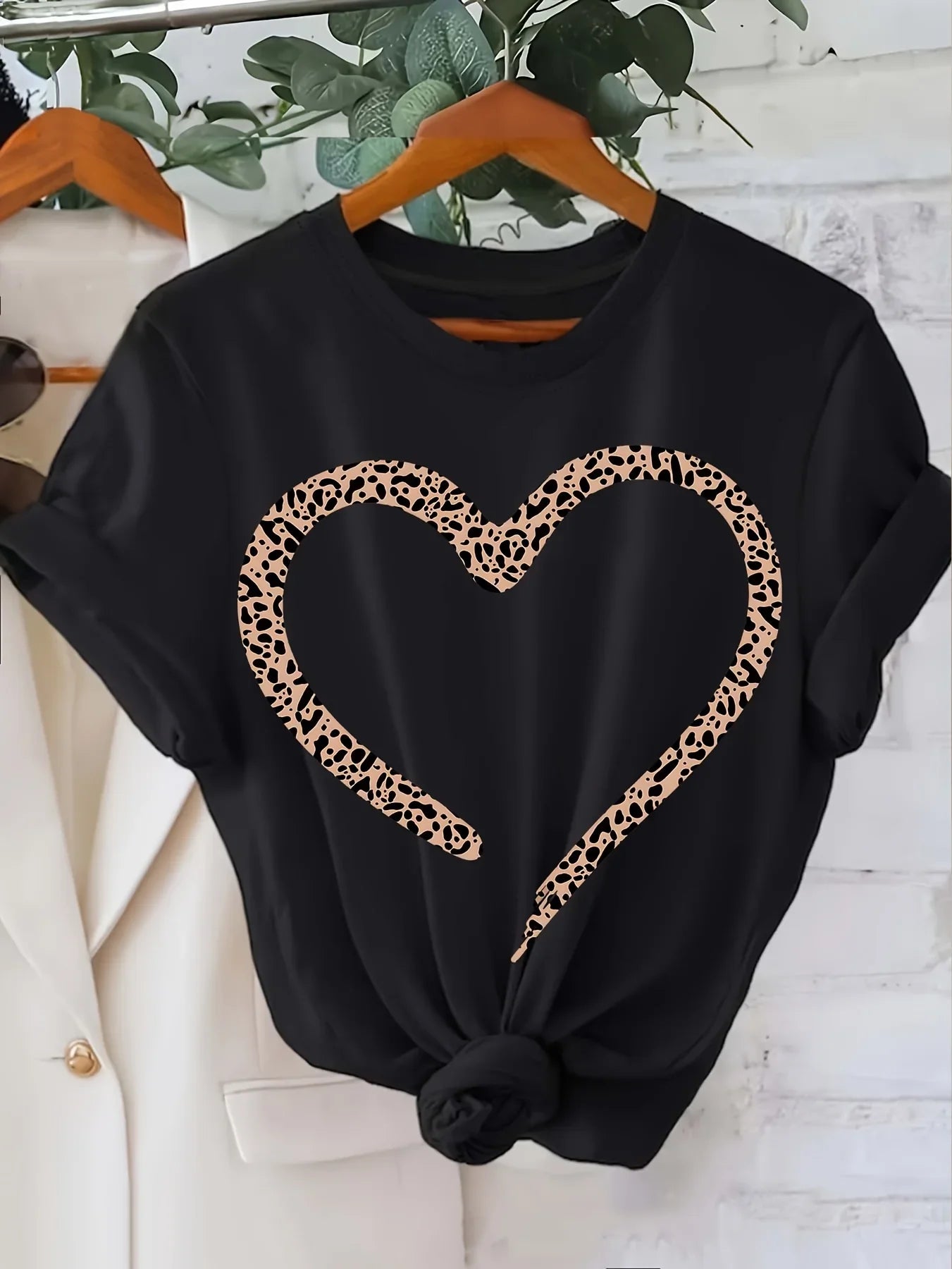 Leopard Heart Print Women's Short SleeveT-Shirt