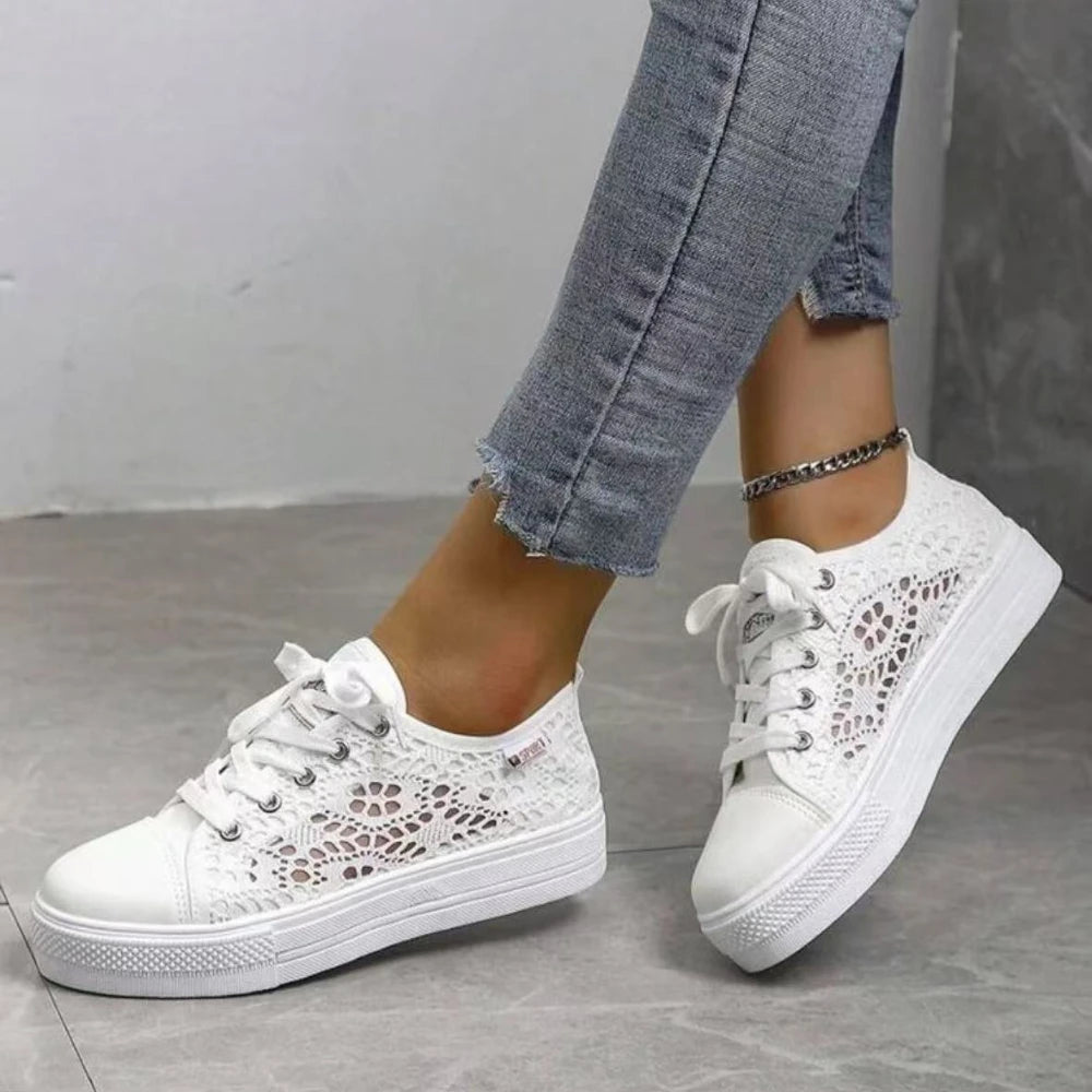 Summer flat pumps