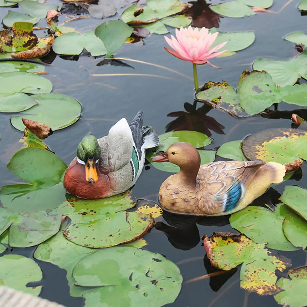 Floating Duck Sculpture Resin Duck Statue Garden Pond Landscape Decoration Floating Duck Outdoor Ornament Gift for Nature Lovers