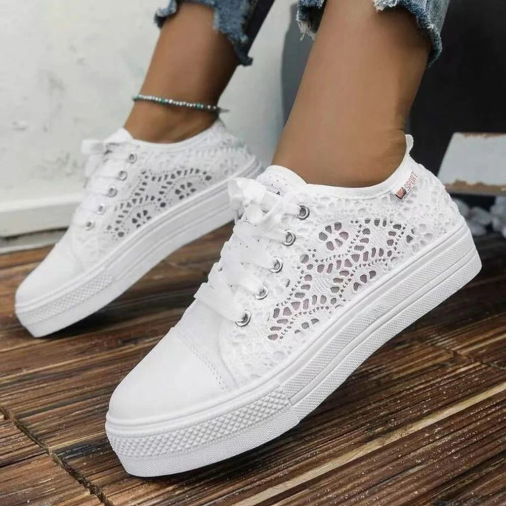 Summer flat pumps