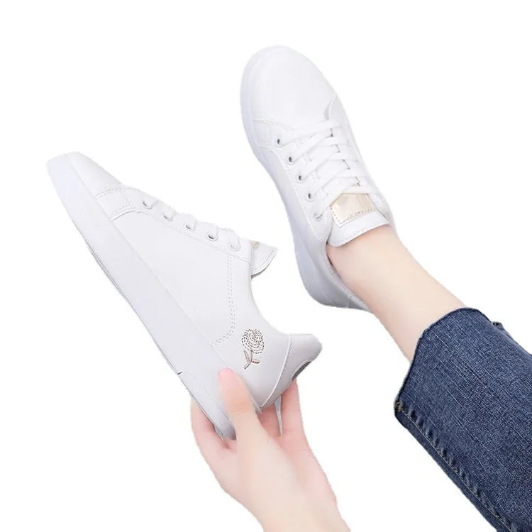 Spring Women Casual Shoes White Breathable Embroidered Flower Lace-Up Women Sneakers Fashion Korean version Women Tennis shoes
