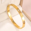 Luxurious and romantic diamond-encrusted bracelets are fashionable jewelry suitable for women to attend parties and banquets.