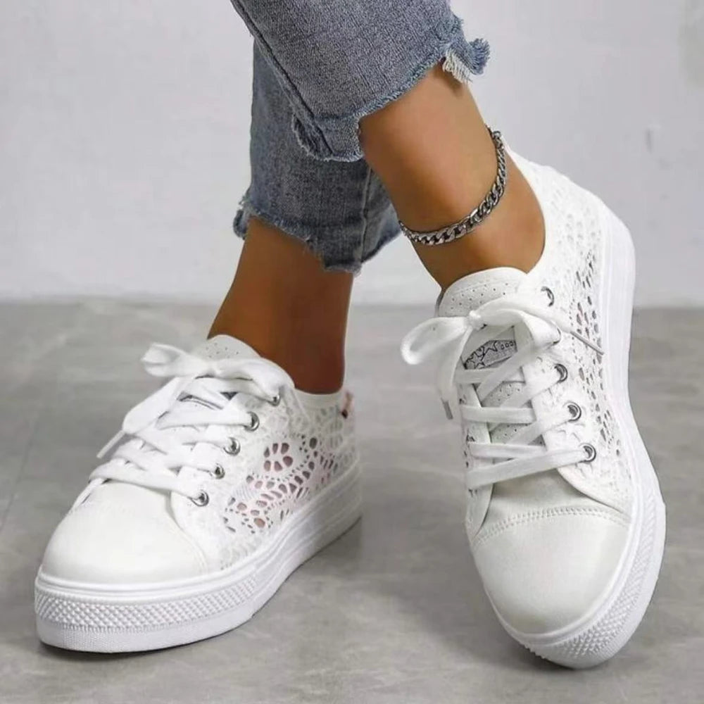 Summer flat pumps